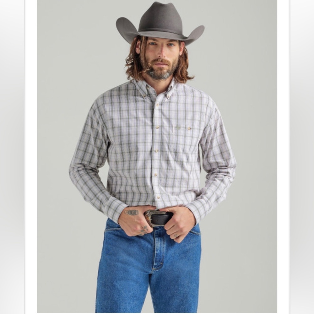 Wrangler Men’s Big & Tall George Strait White Plaid Western Shirt. Size XL(17M)